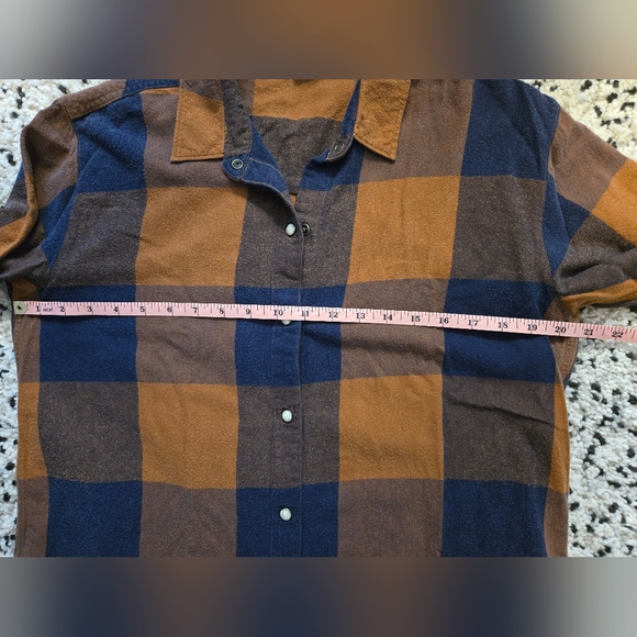 Eddie Bauer, Winter, Holiday, Plaid, Button up top. Size Med. Long Sleeved. - Picture 9 of 11